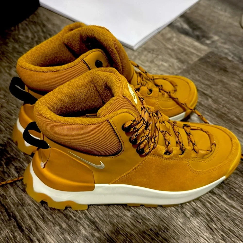 New Nike City Classic‎ Boot Wheat Brown Sneaker Shoe DQ5601-710 Women's Size 7.5 - Picture 3 of 4